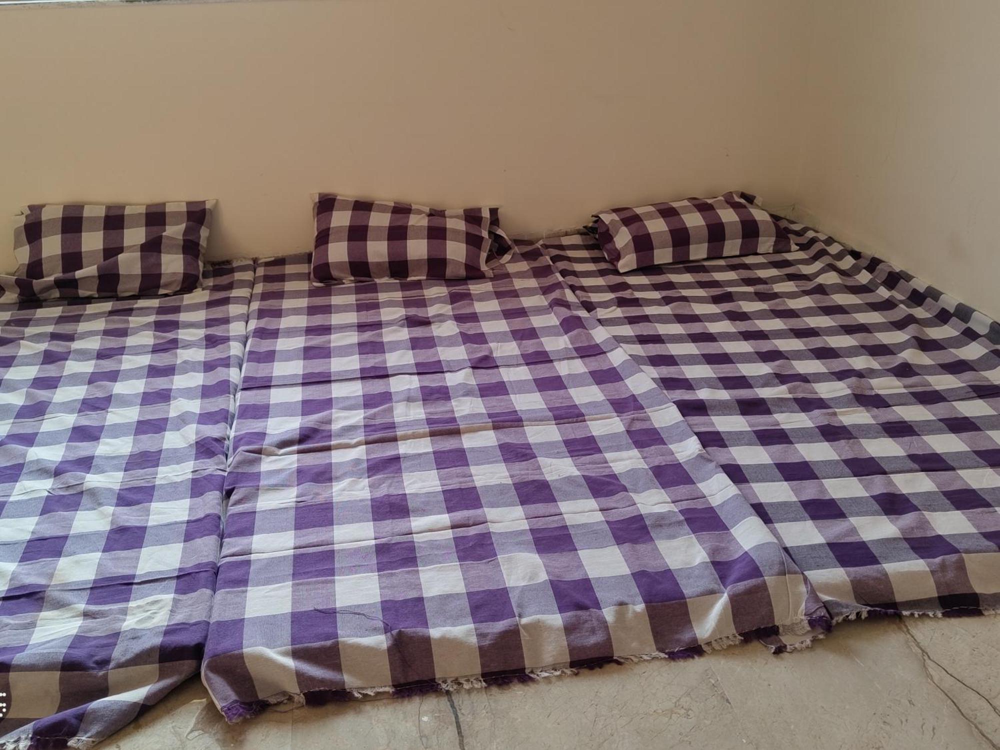 Hotel Aadishkti Bhakt Nivas Tuljapur Pokoj fotografie