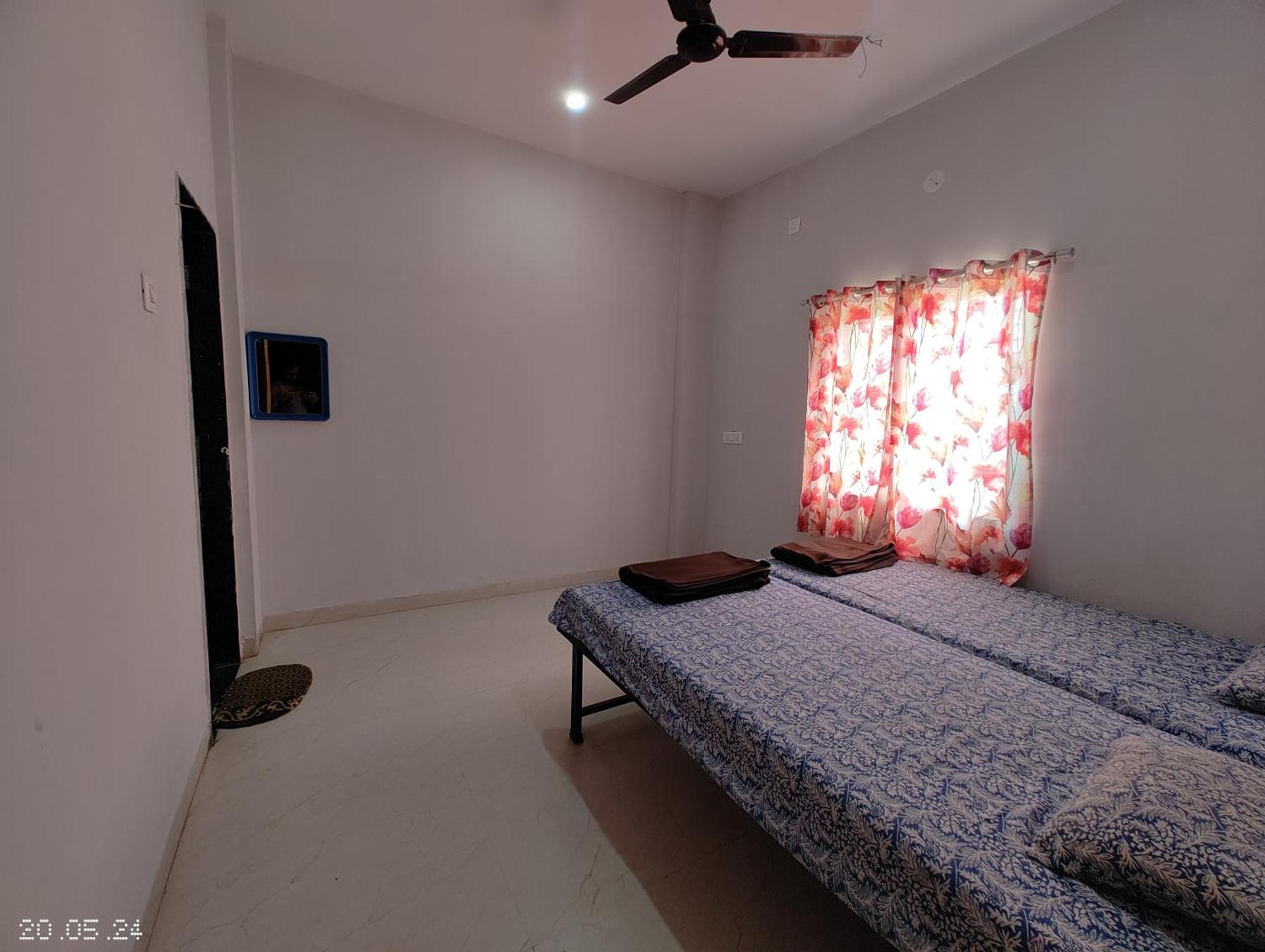 Hotel Aadishkti Bhakt Nivas Tuljapur Exteriér fotografie