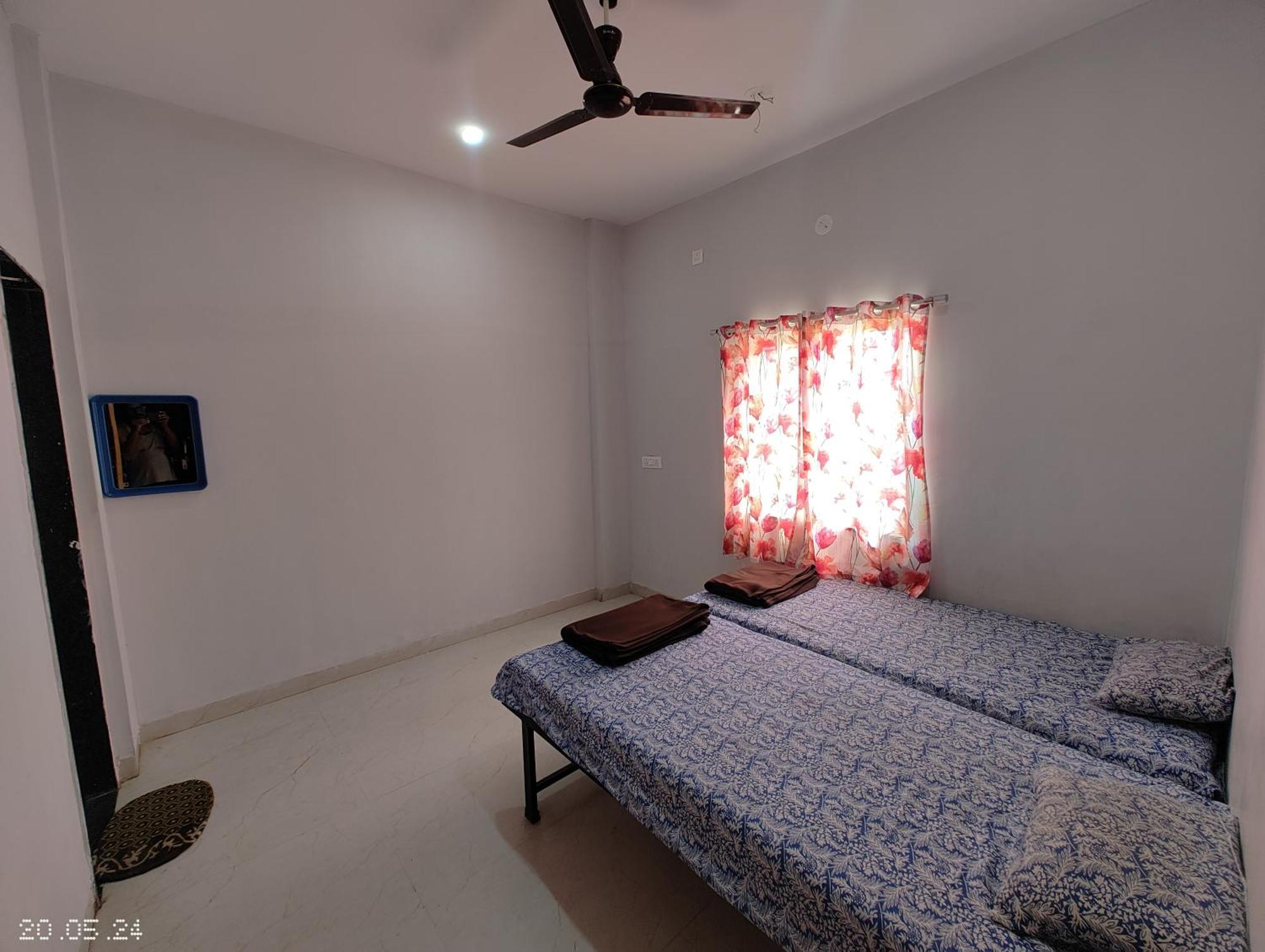 Hotel Aadishkti Bhakt Nivas Tuljapur Exteriér fotografie